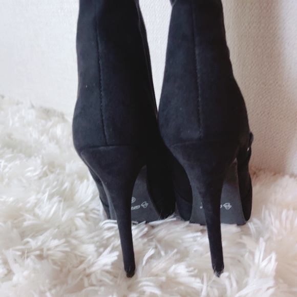 Black Lace Up Over the Knee Boots - Picture 3 of 6